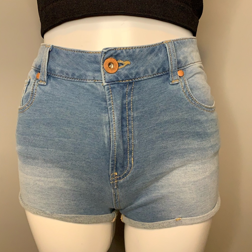 3/$25 - Bullhead high rise cut off jean shorts